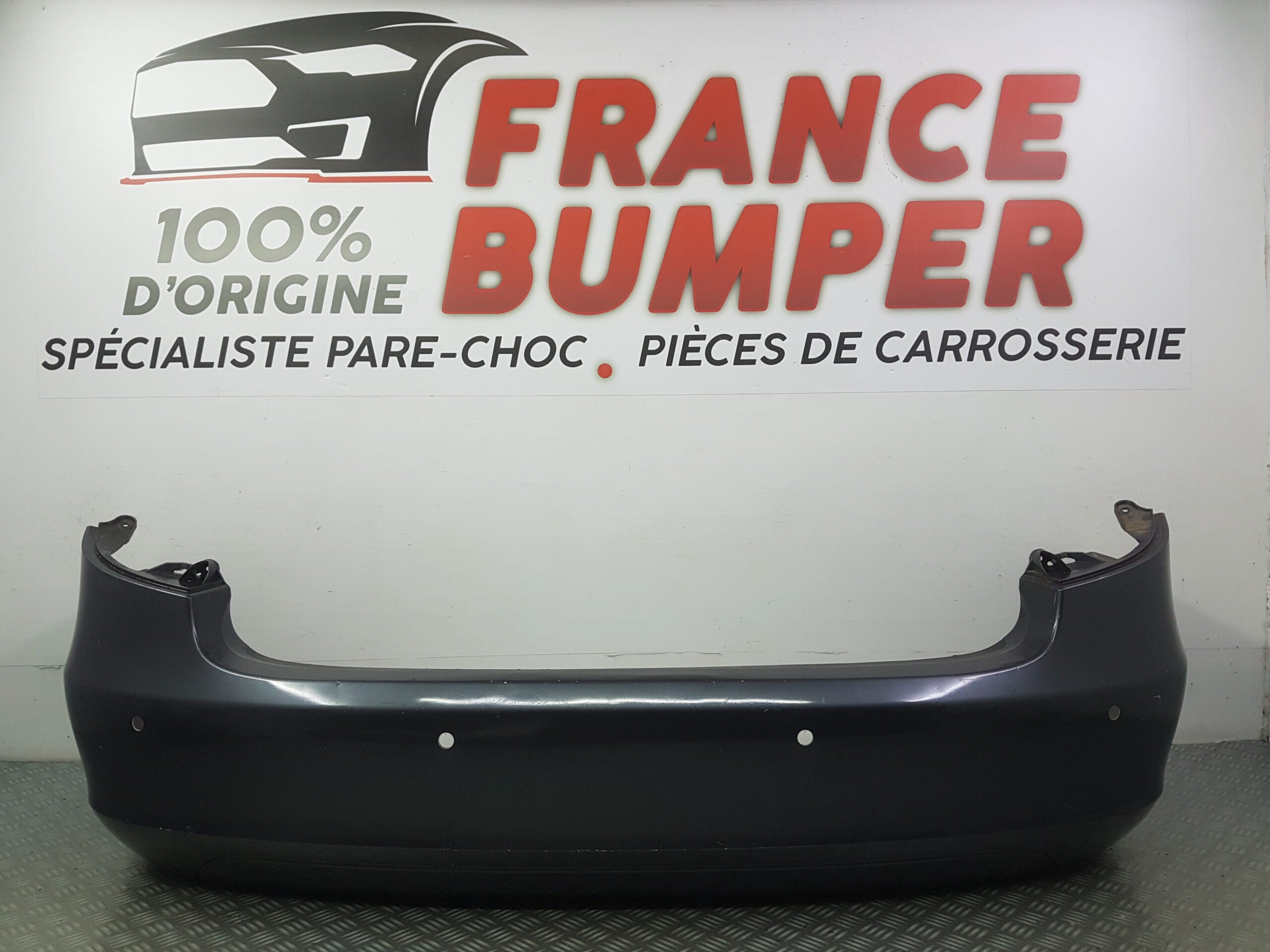 Pare-choc Arrière SKODA OCTAVIA 2 Phase 2 Break - Référence 1Z9807417 - Occasion Bon état
