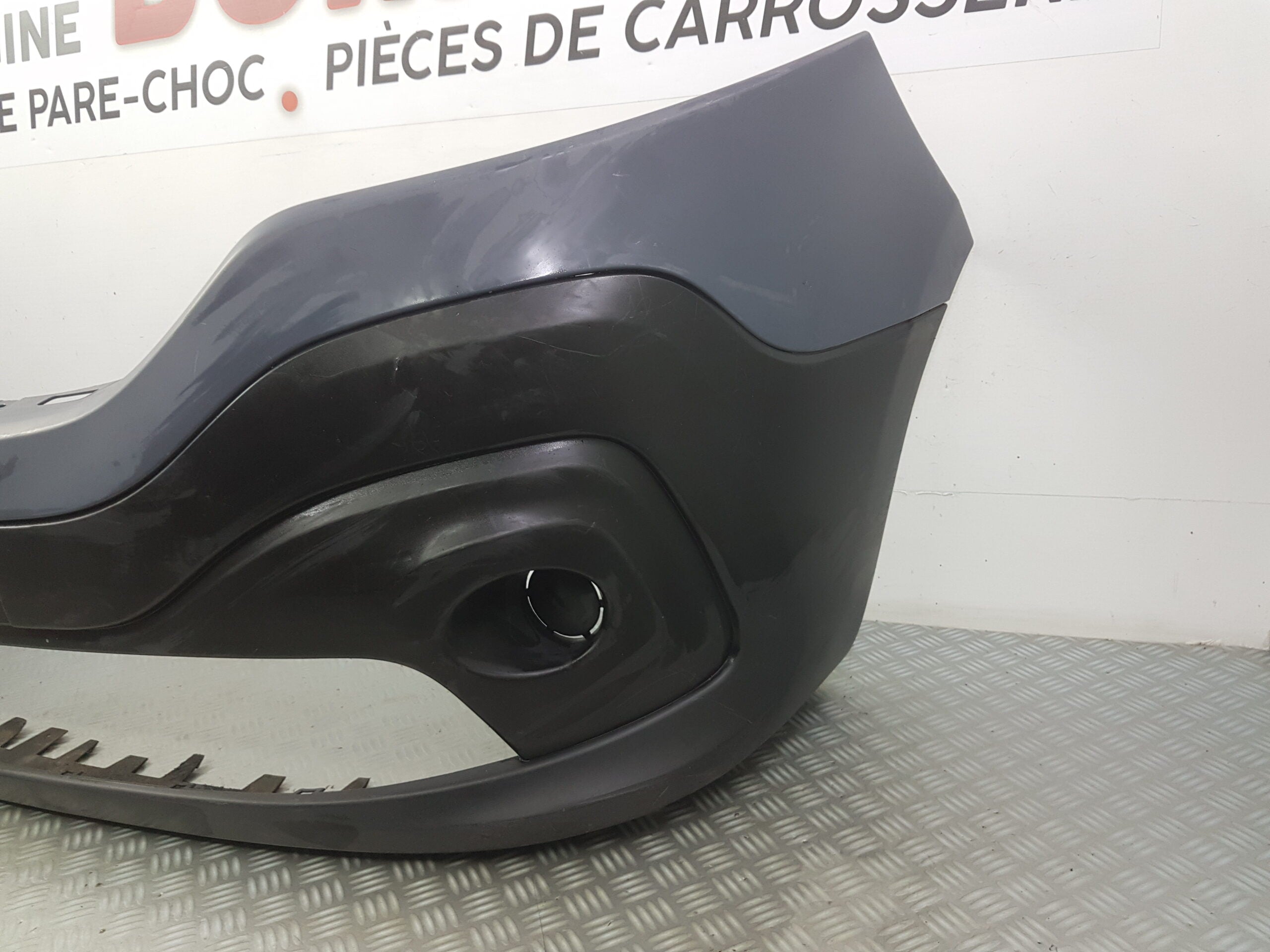 PARE CHOC AVANT RENAULT TRAFIC 3 BRUT.