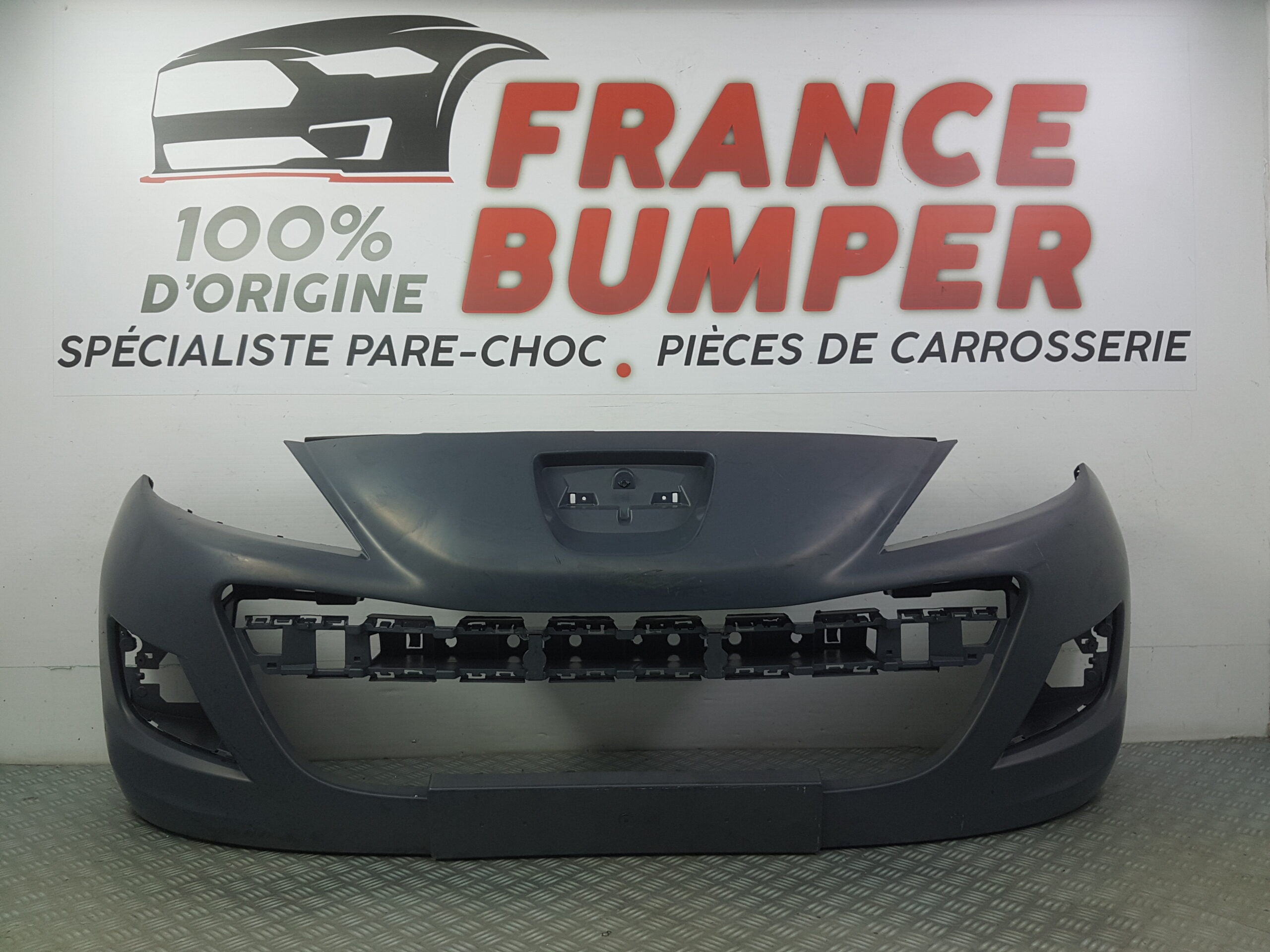 PARE CHOC AVANT PEUGEOT 207 PH2 BRUT A PEINDRE.