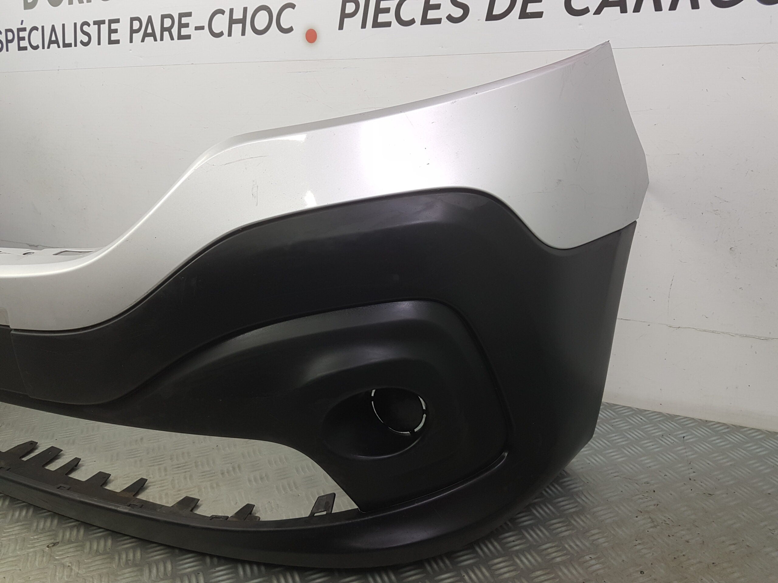 PARE CHOC AVANT RENAULT TRAFIC 3.