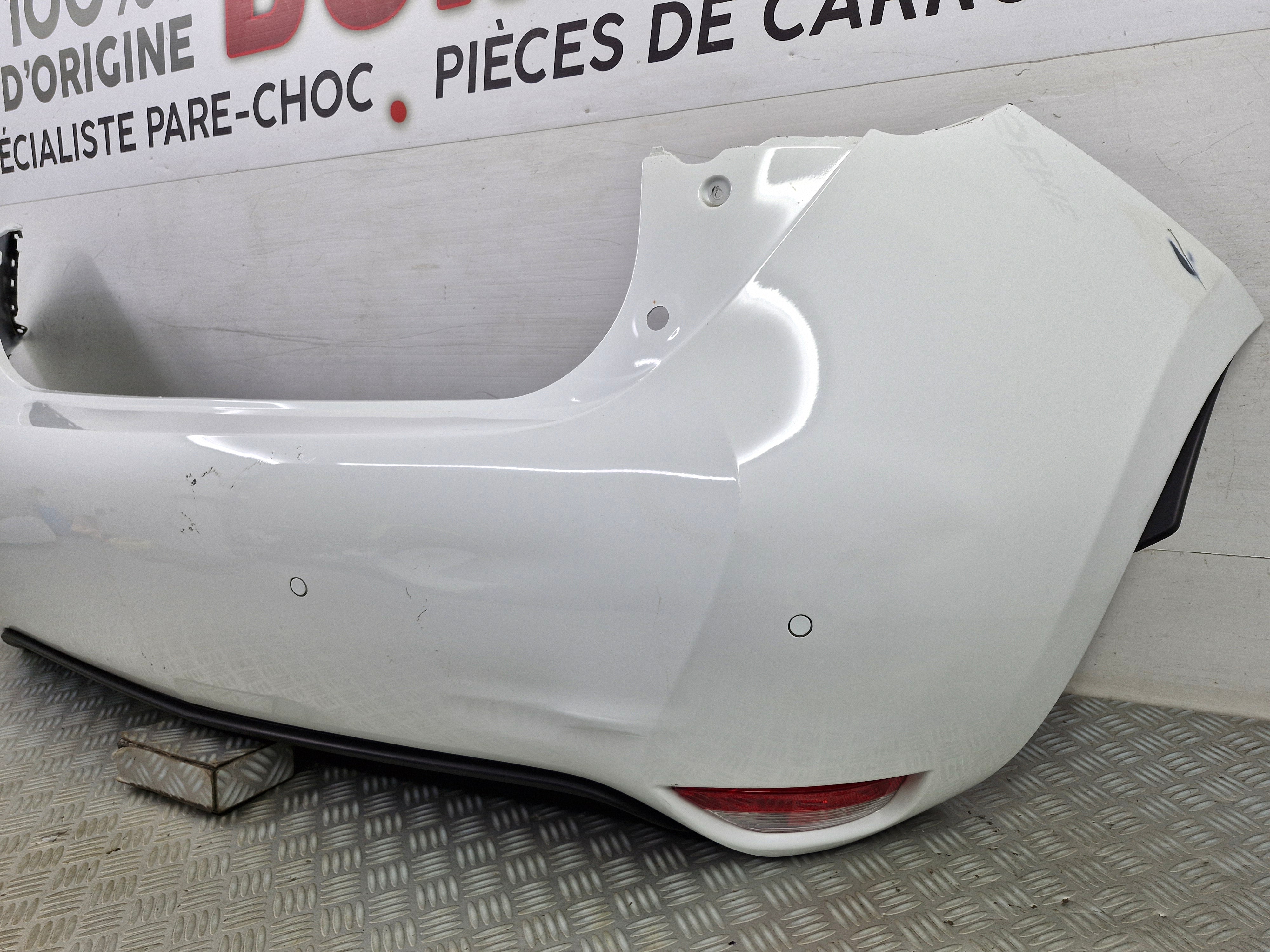 Pare-choc arrière Renault Zoe blanc radars – occasion d’origine rz12rb2