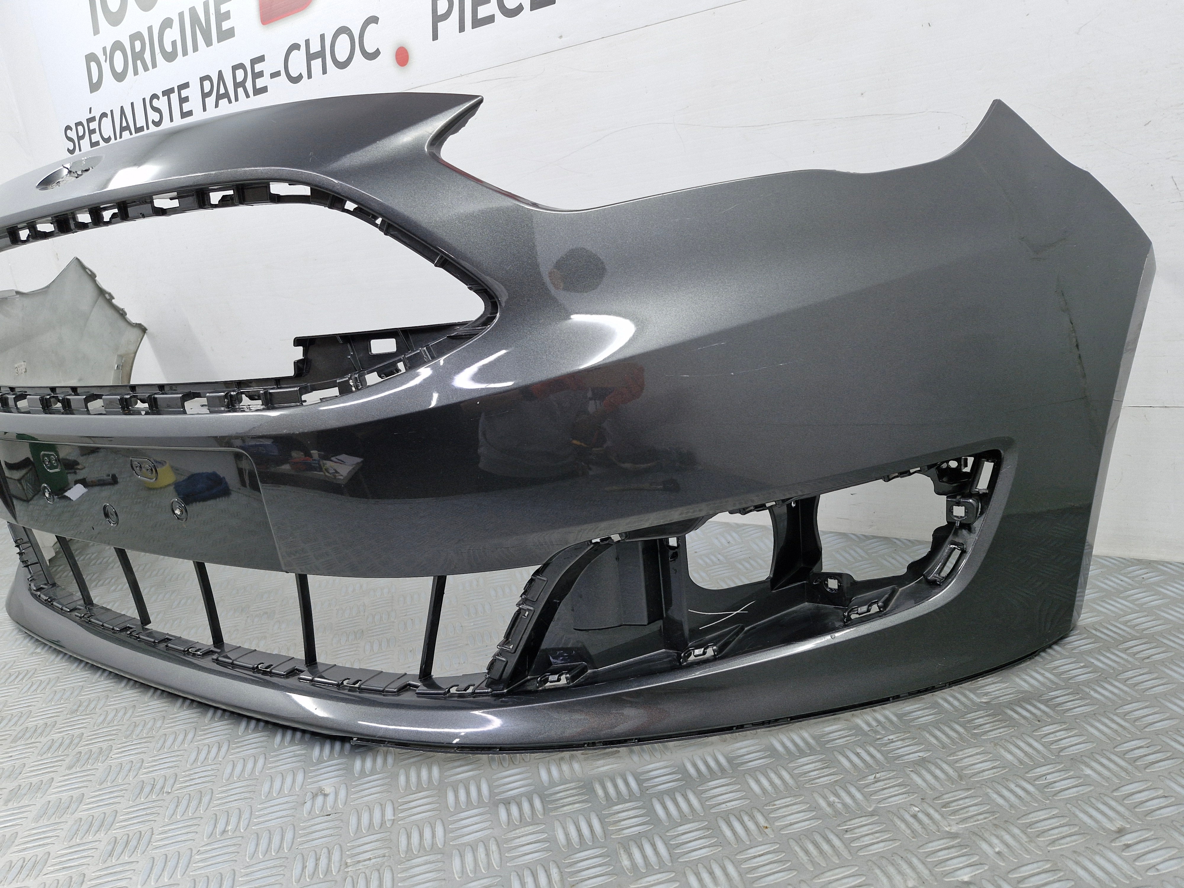 Pare-choc avant Ford C-Max II Phase 2 2015 d’origine sv1313