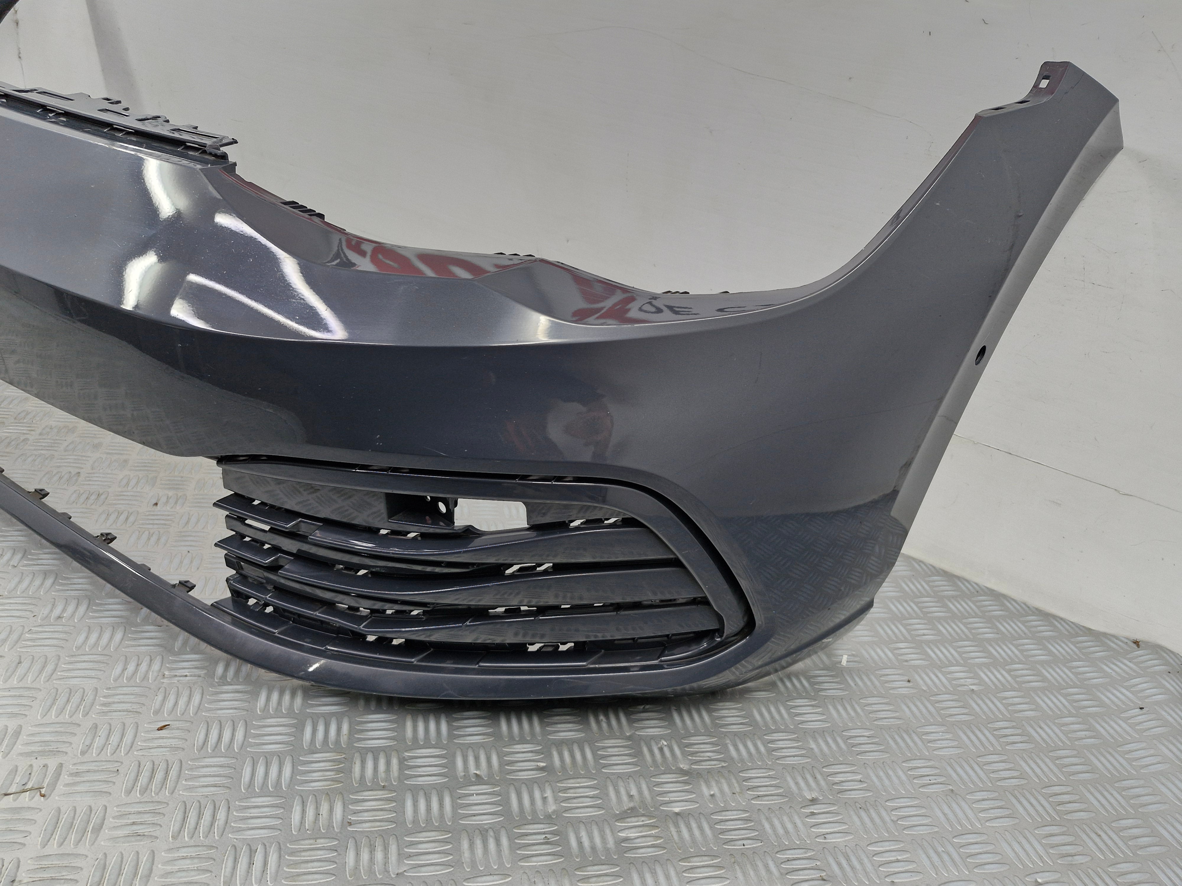 Pare-choc avant Volkswagen Golf 8 2019 avec Park Assist d’origine sv3742