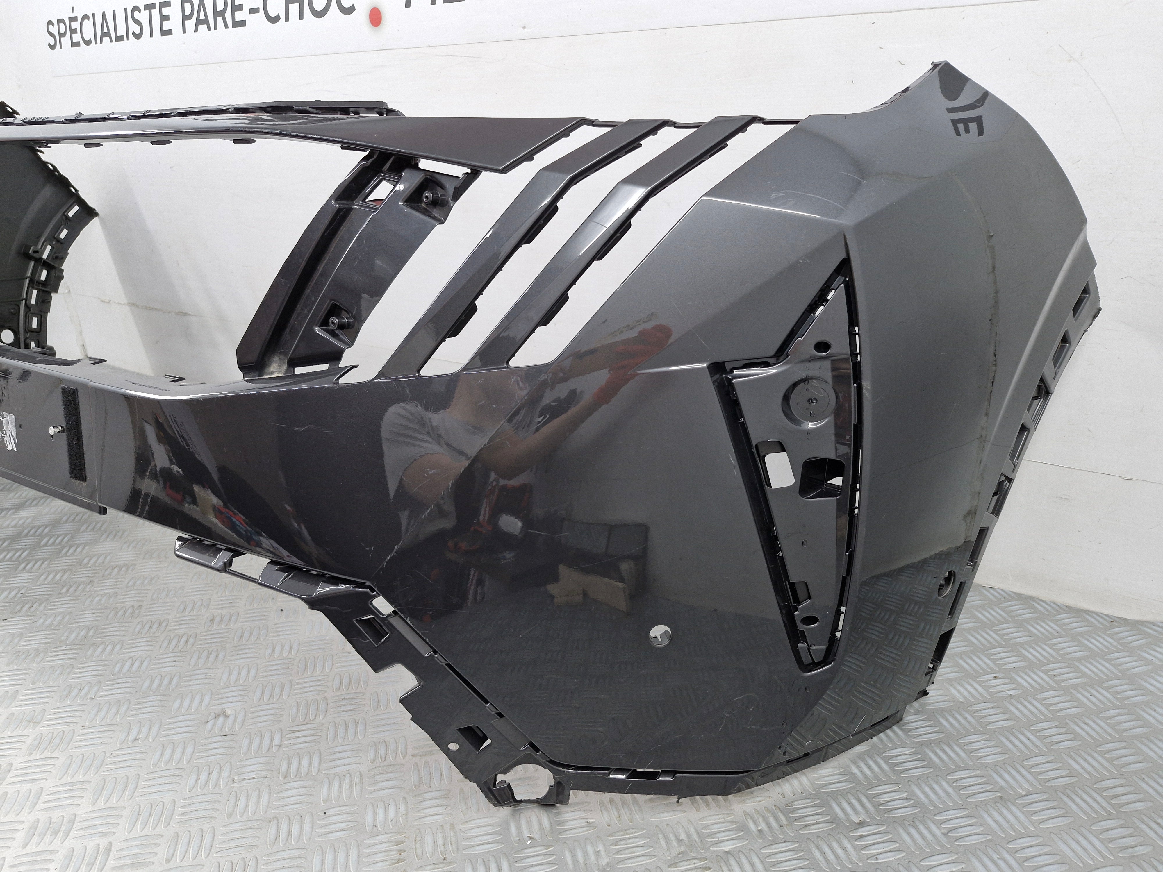 Pare-choc avant Peugeot 3008 / 5008 III 2023 avec radars et Park Assist d’origine sv4042