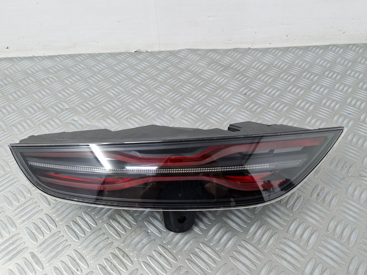 Feu arrière gauche Renault Alpine A110 d’origine occasion sv713