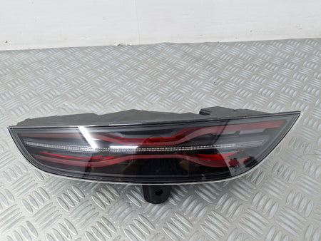 Feu arrière gauche Renault Alpine A110 d’origine occasion sv713