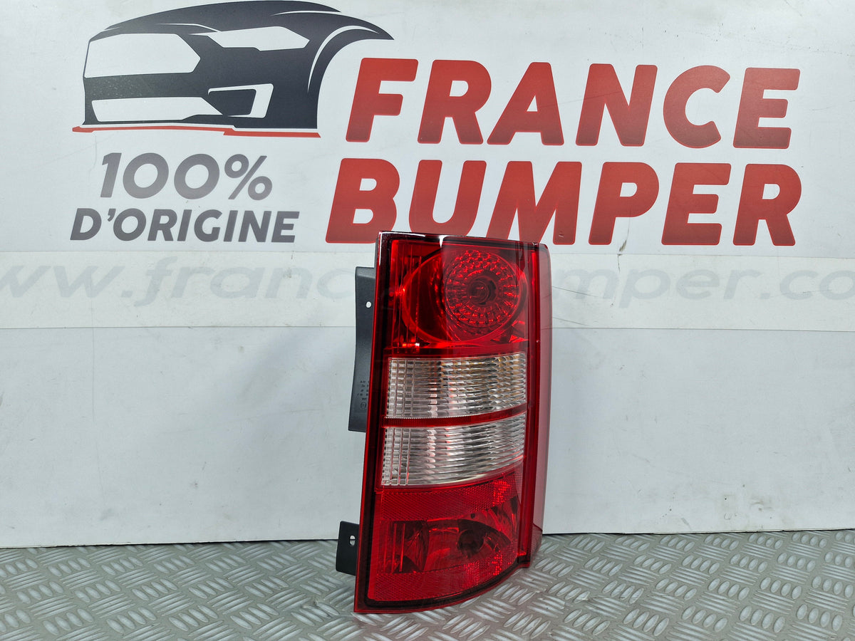 Feu arrière droit Chrysler Grand Voyager V 2008 d’origine France Bumper sv774