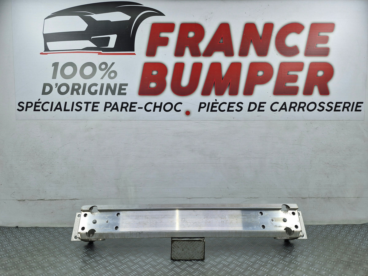 Renfort pare-choc arrière Defender III origine FB756