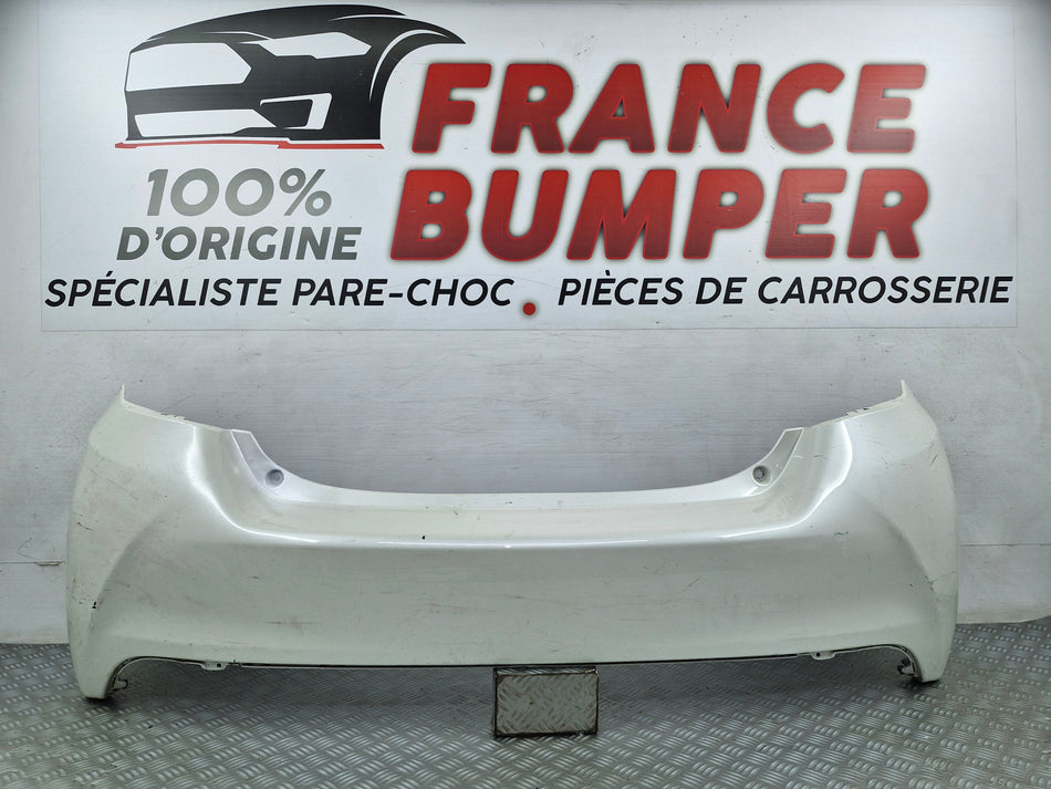 Para-choques traseiro Toyota Yaris 3 Fase 2 (06/2014 - 12/2017) – Peça usada original com local para radar
