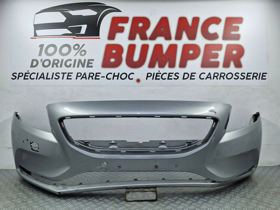 Paraurti anteriore Volvo V40 senza alloggiamento radar (11/2012 a 11/2017) usato originale