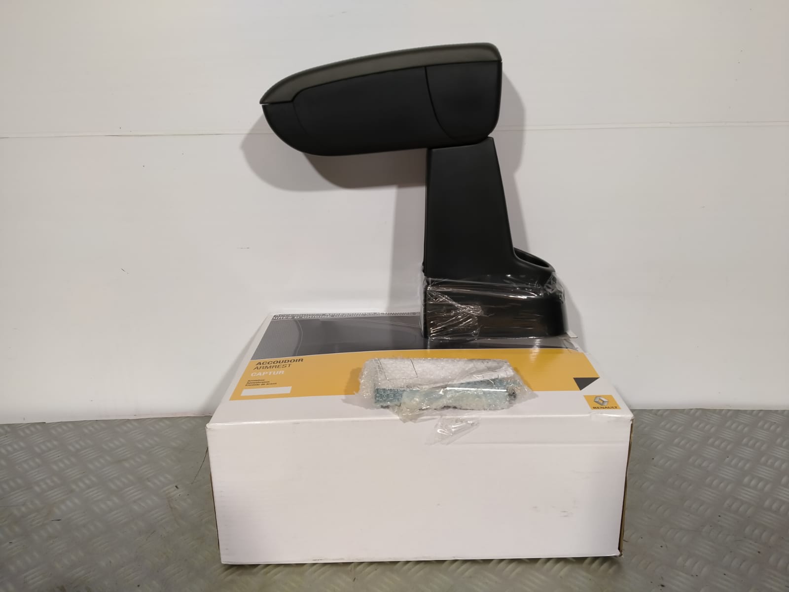 ACCOUDOIR RENAULT CLIO 4/CAPTUR I NEUF FRANCE BUMPER