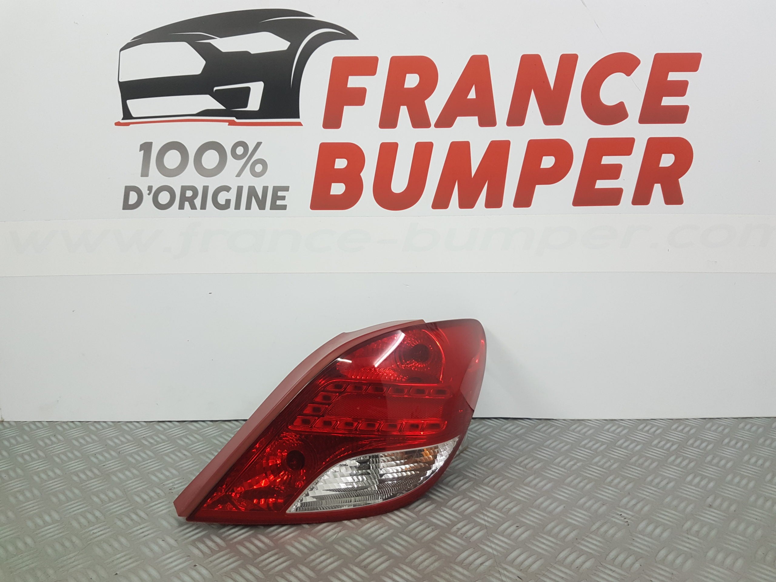 FEUX ARRIERE D PEUGEOT 207 PH2 FRANCE BUMPER