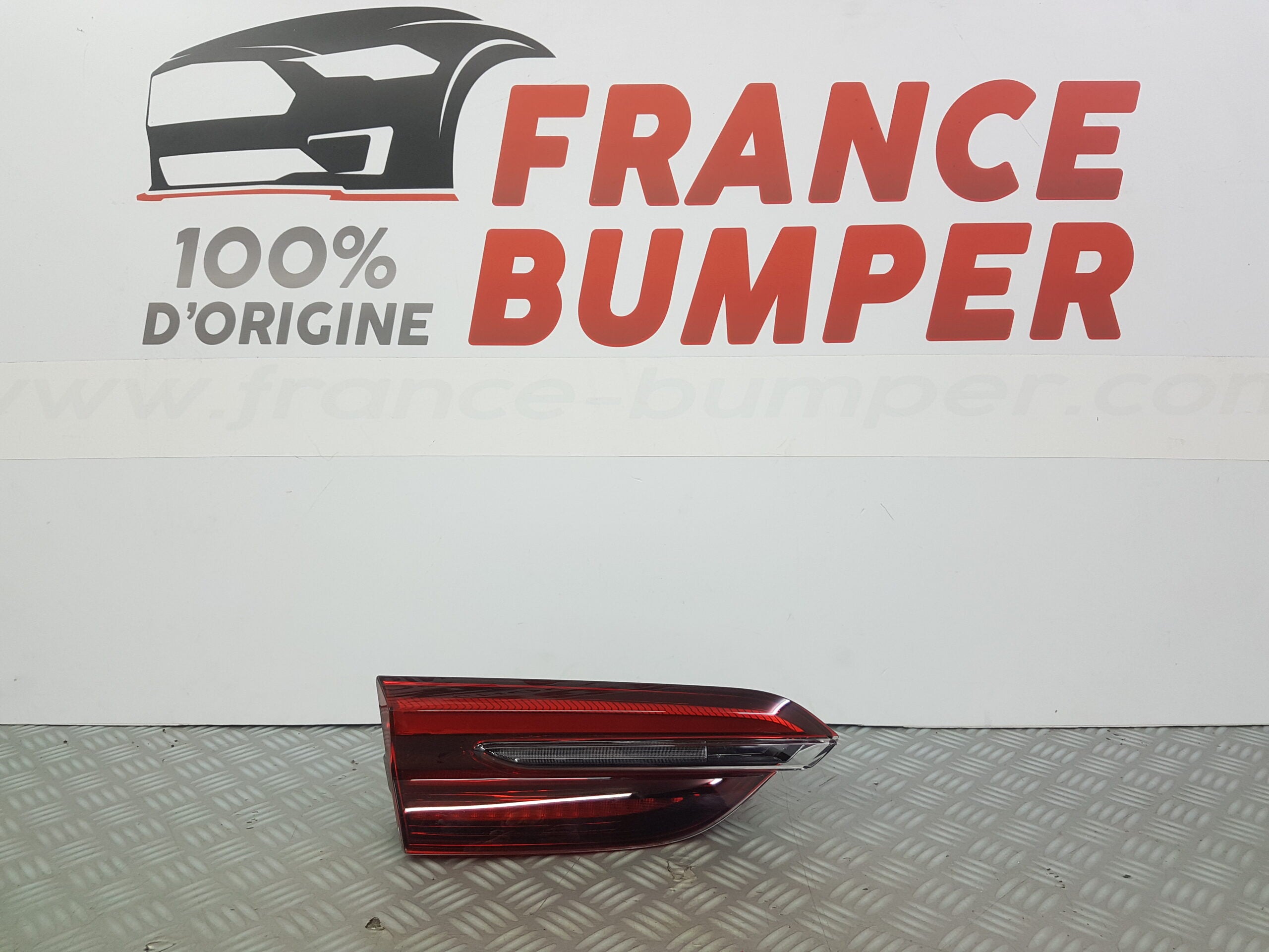 FEUX ARRIERE GAUCHE MASERATI GRECALE FRANCE BUMPER