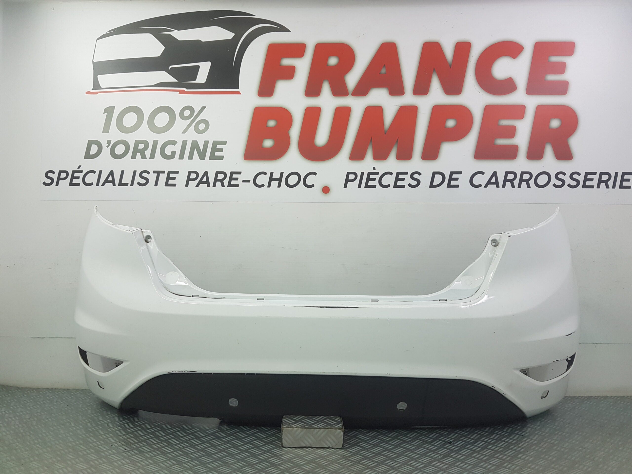 PARE CHOC ARRIERE FORD FIESTA 6 FRANCE BUMPER