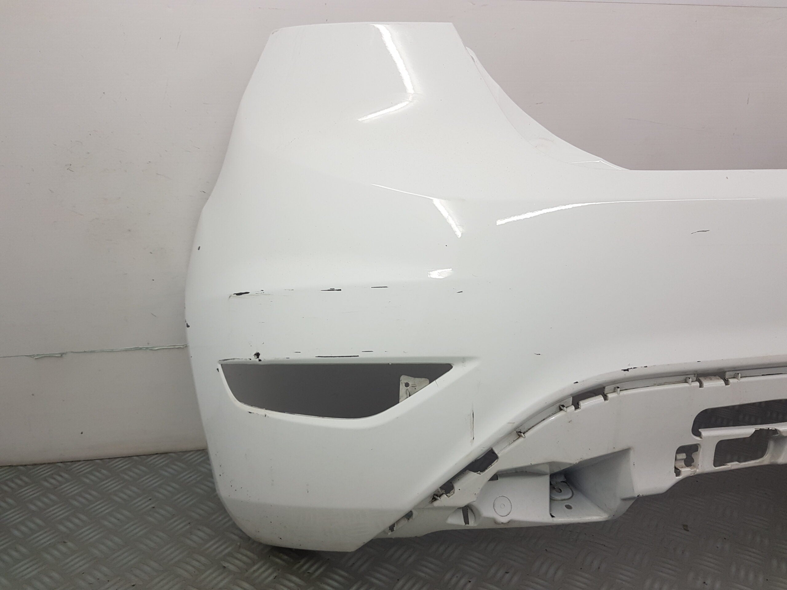 PARE CHOC ARRIERE FORD FIESTA 6 FRANCE BUMPER