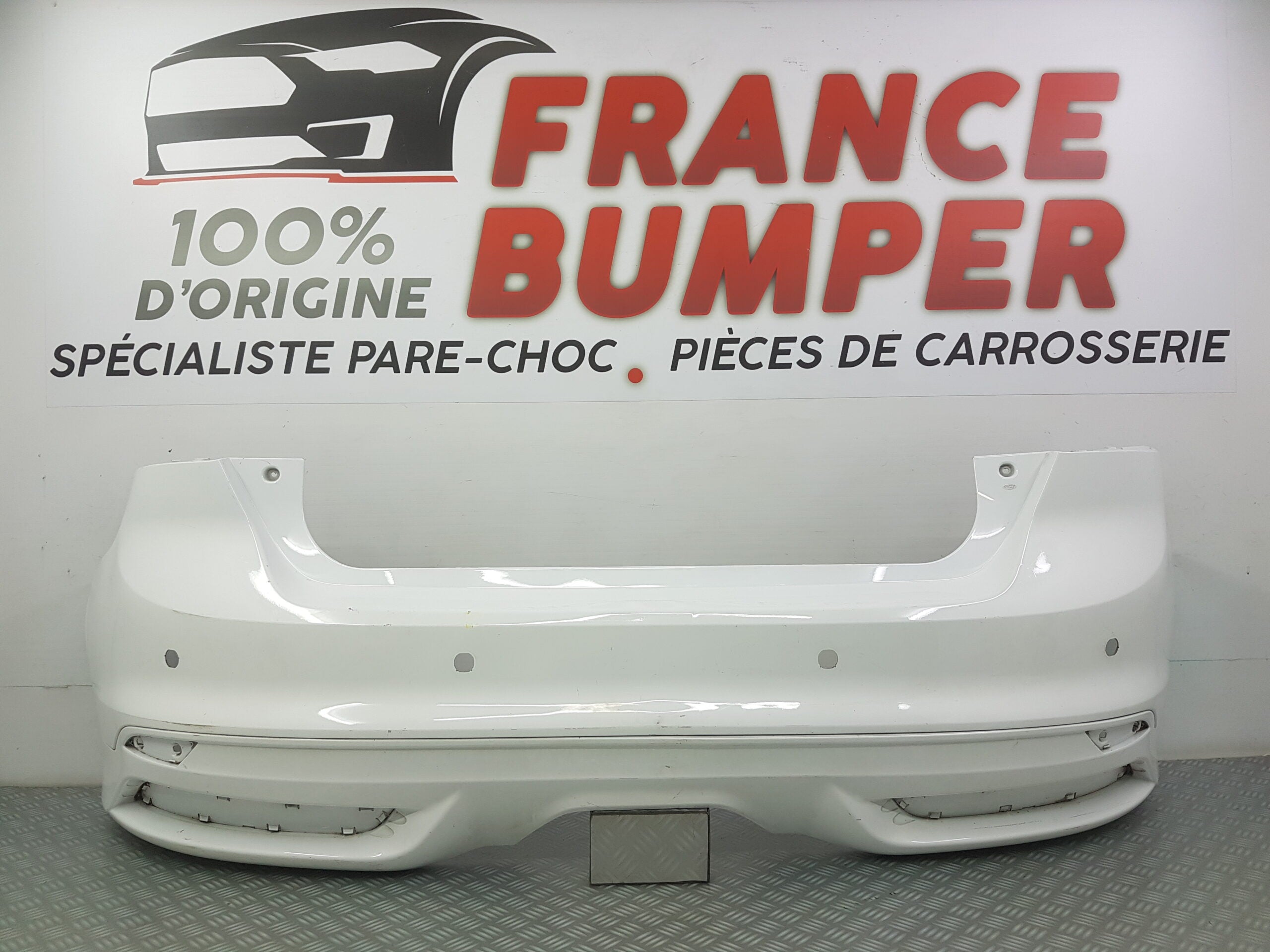 PARE CHOC ARRIERE FORD FOCUS ST III PH1 FRANCE BUMPER