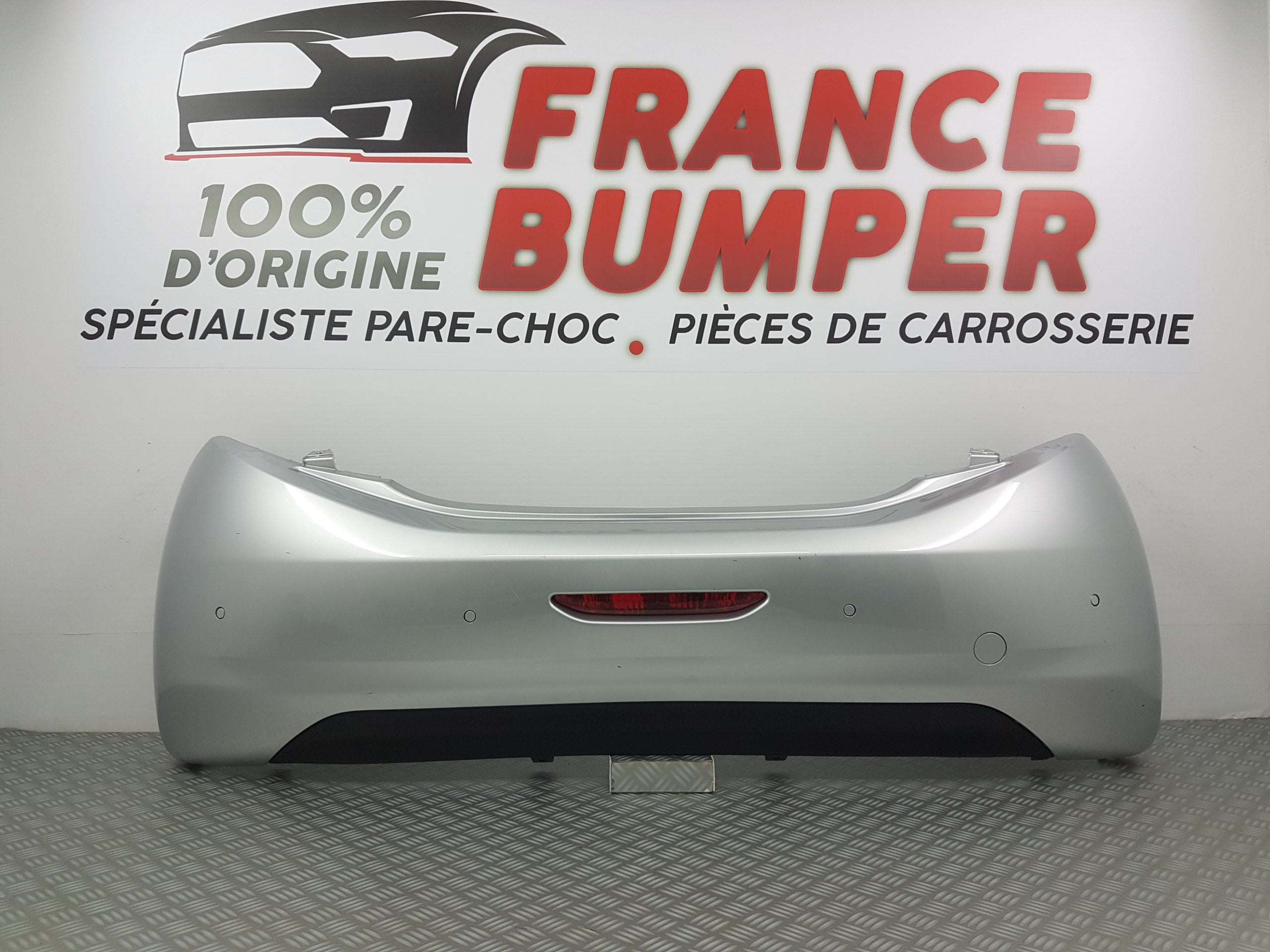 PARE CHOC ARRIERE PEUGEOT 208 NEUF FRANCE BUMPER