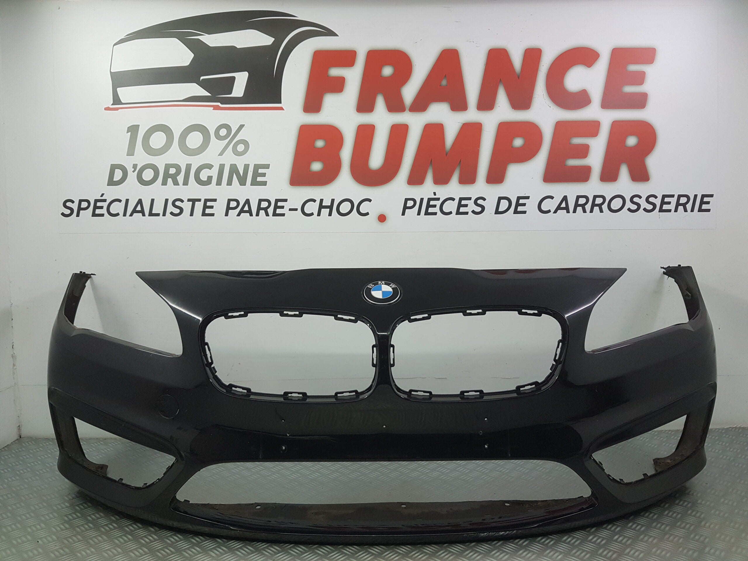 Pare-choc avant BMW Série 2 F45 2014 d’origine avec rayures d’usage sv532