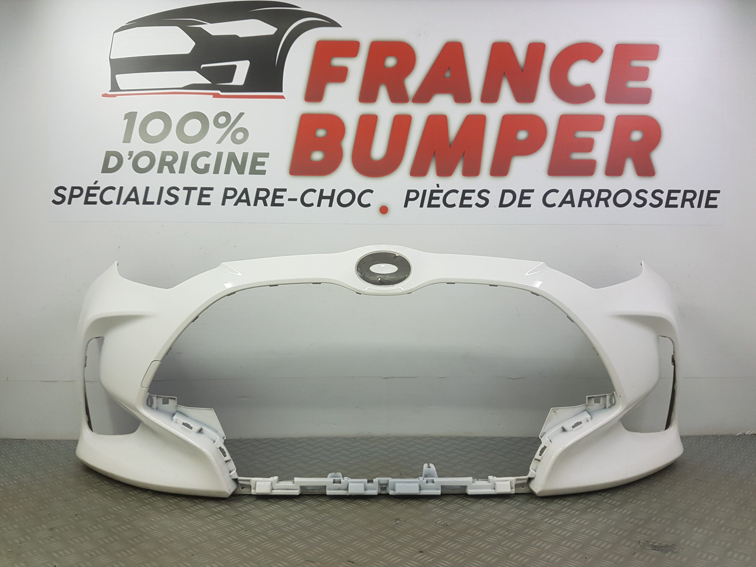 PARE CHOC AVANT TOYOTA YARIS IV FRANCE BUMPER