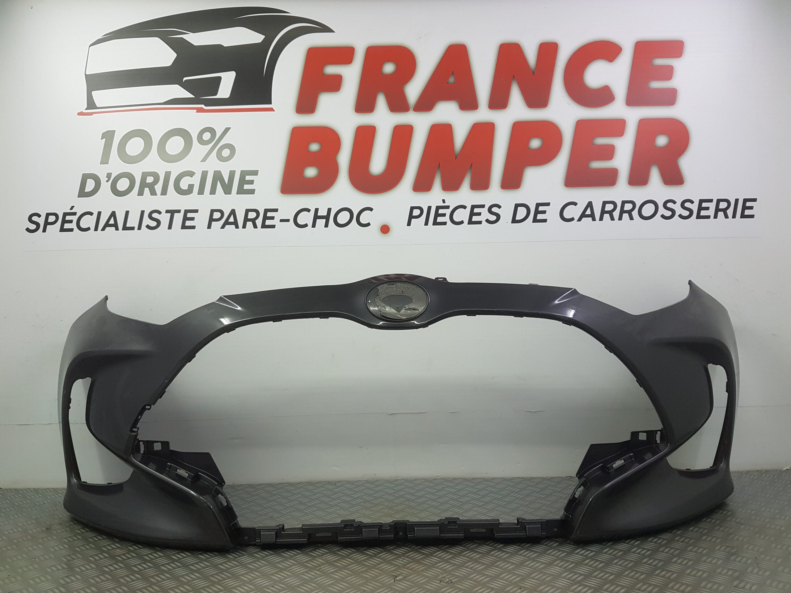 PARE CHOC AVANT TOYOTA YARIS IV *** FRANCE BUMPER