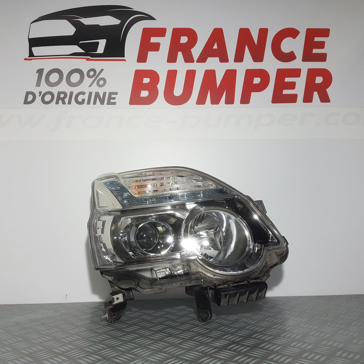 PHARE AVANT DROIT NISSAN X-TRAIL II PH2 FRANCE BUMPER