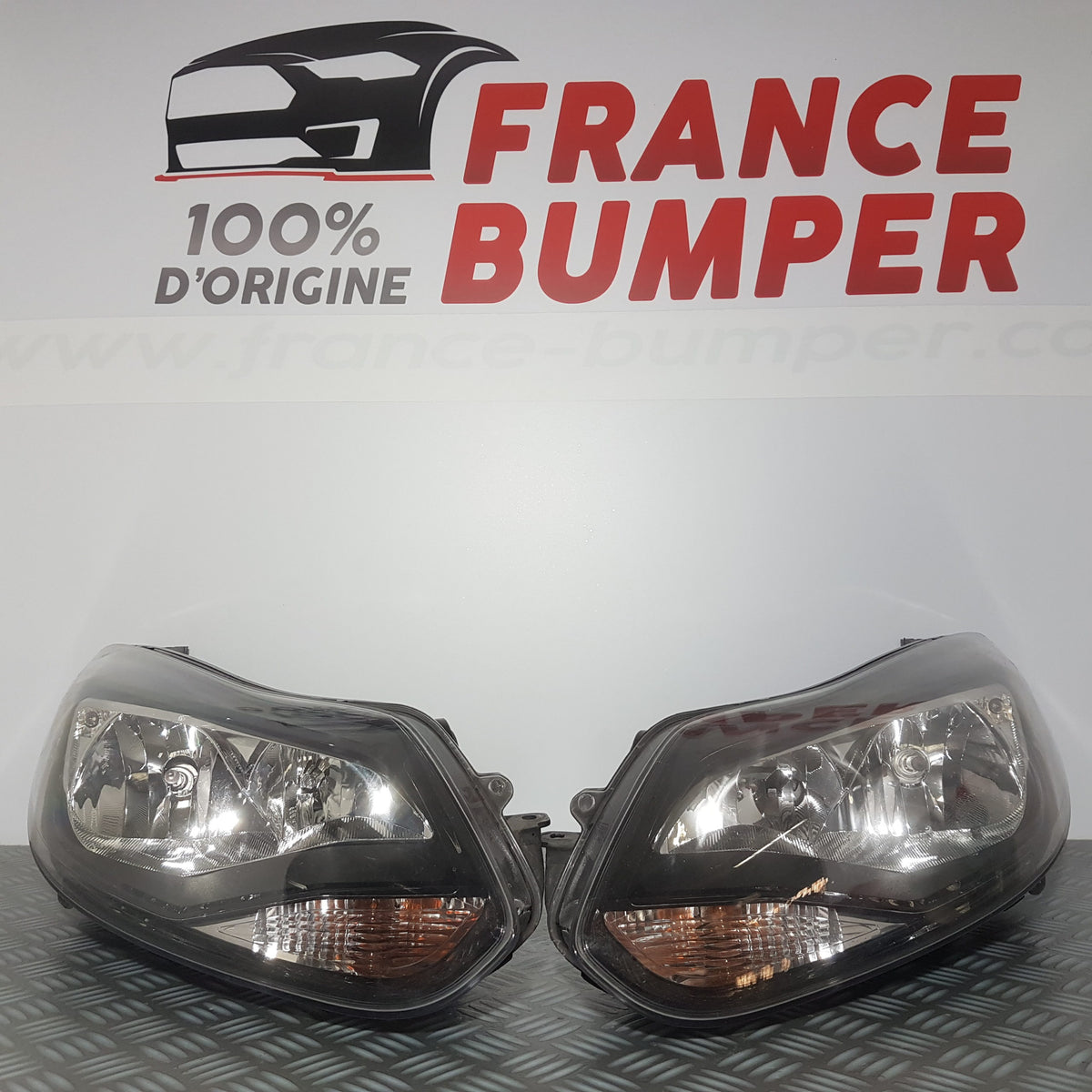 PHARE AVG FORD FOCUS III PH1 FRANCE BUMPER