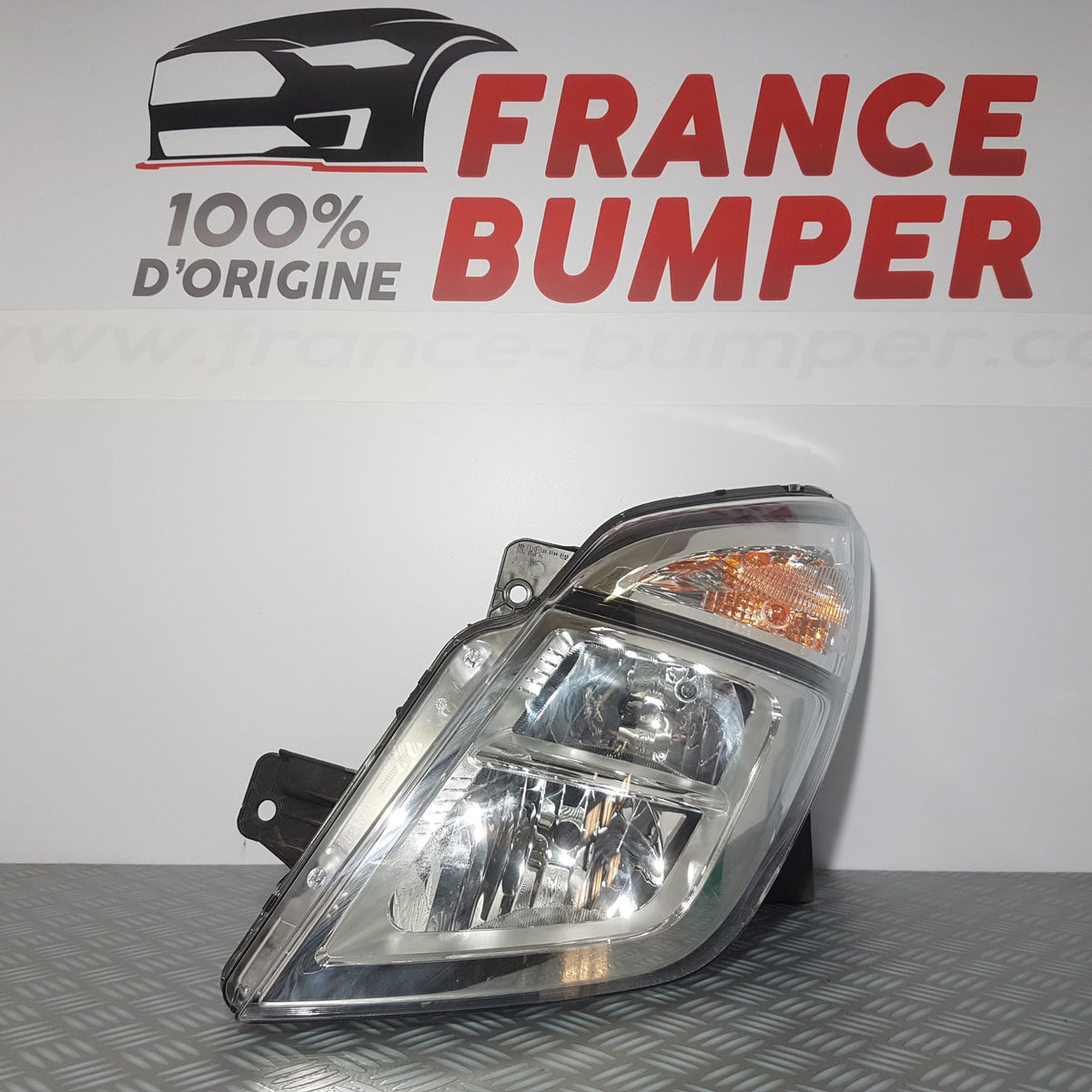 PHARE AVG NISSAN NV 400 FRANCE BUMPER