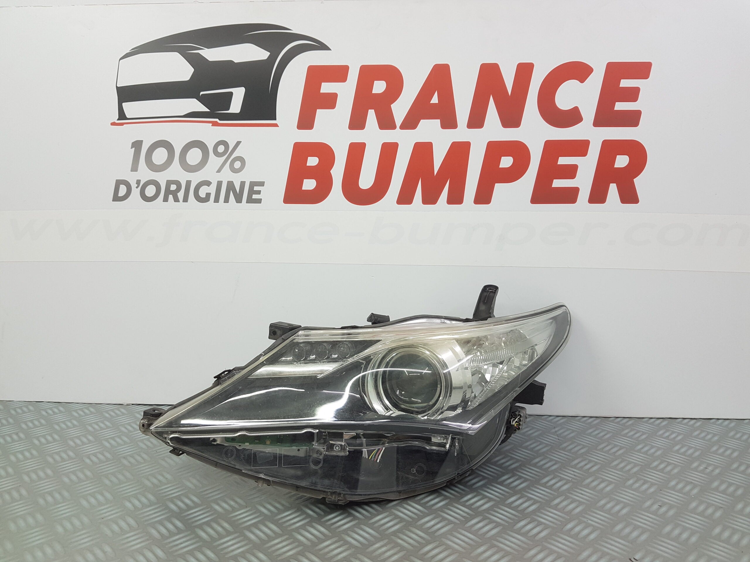 PHARE AVG TOYOTA AURIS PHASE 1 FRANCE BUMPER