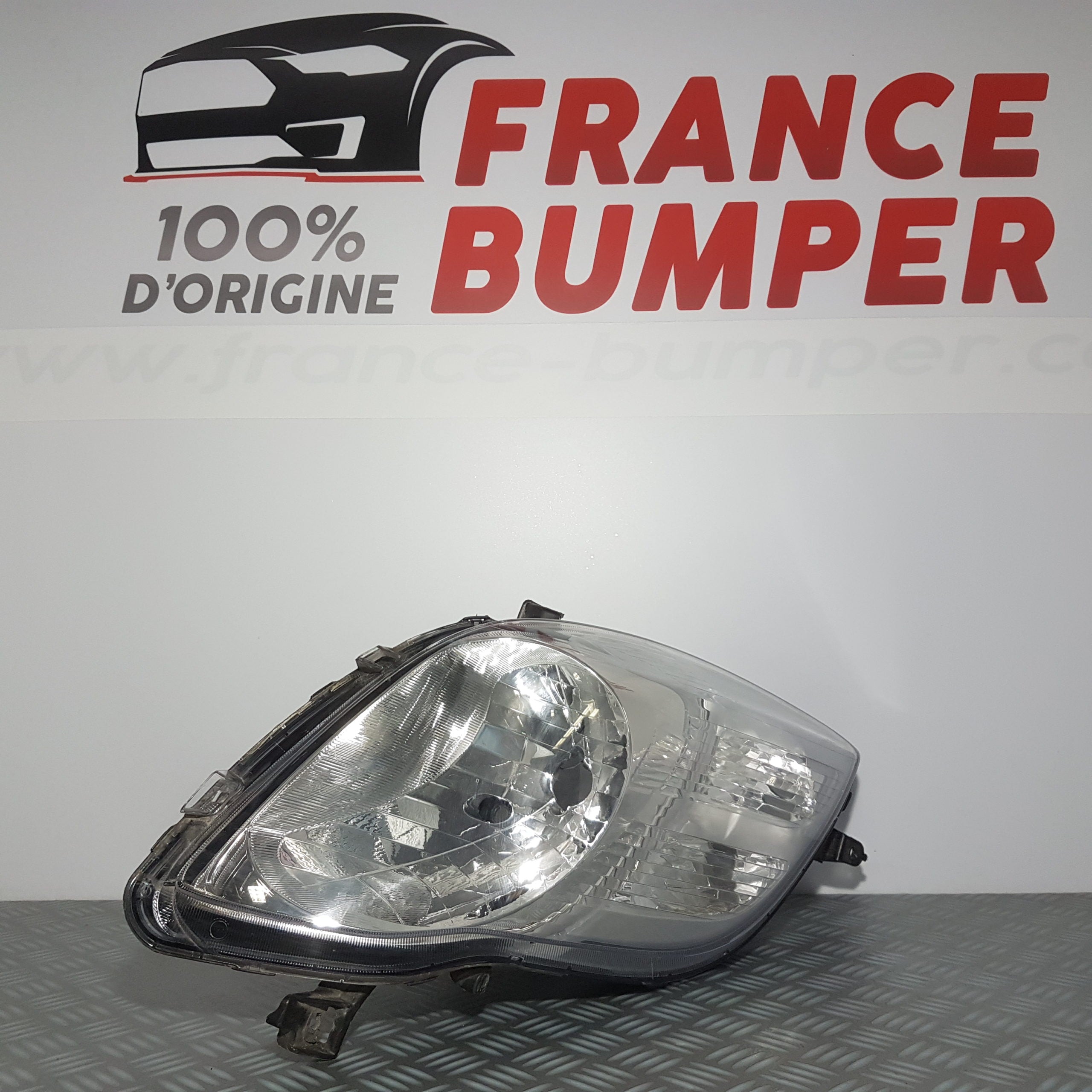 PHARE AVG TOYOTA YARIS II PH2 FRANCE BUMPER