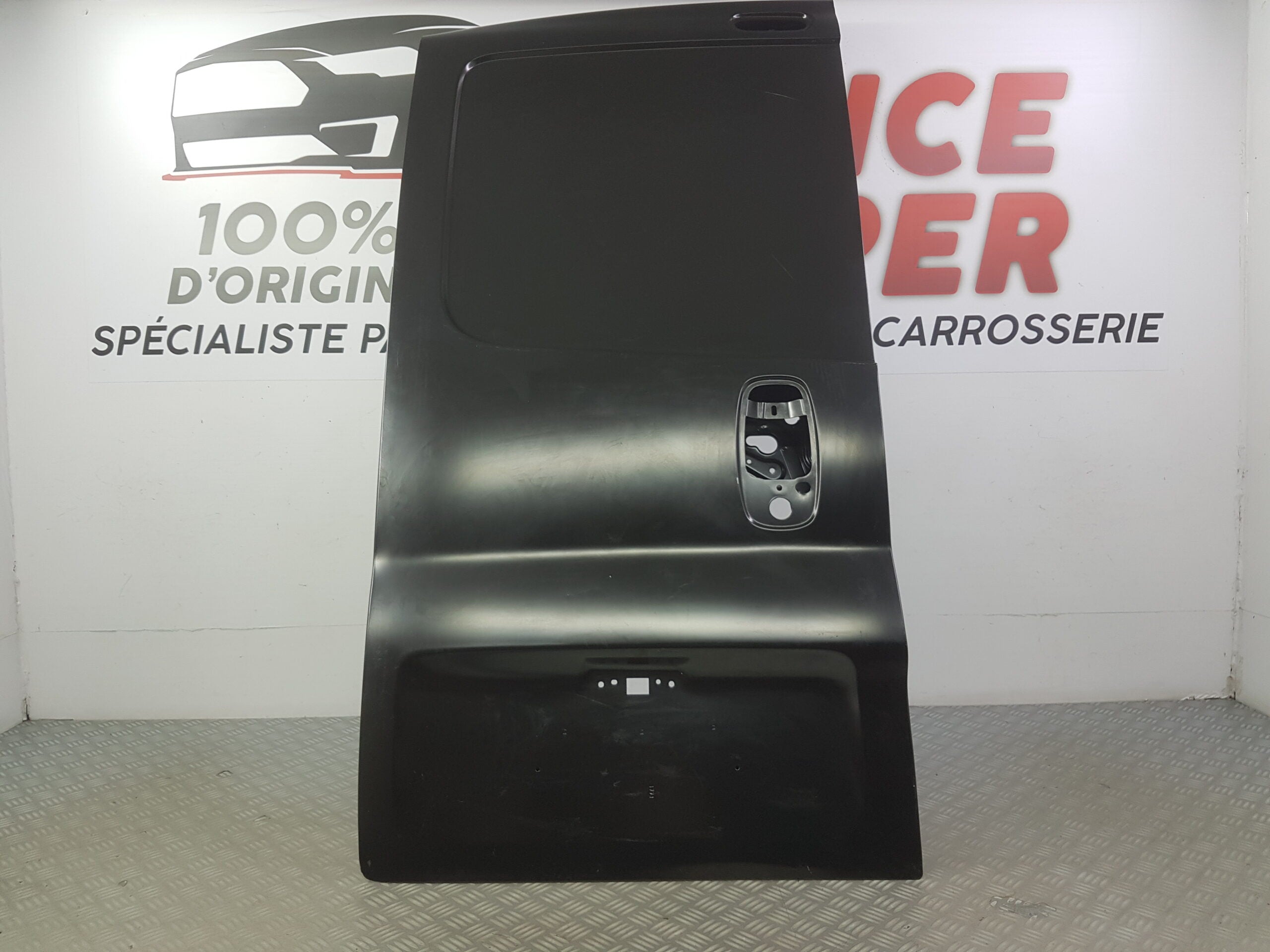 PORTE ARRIERE G RENAULT TRAFIC II / OPEL VIVARO FRANCE BUMPER