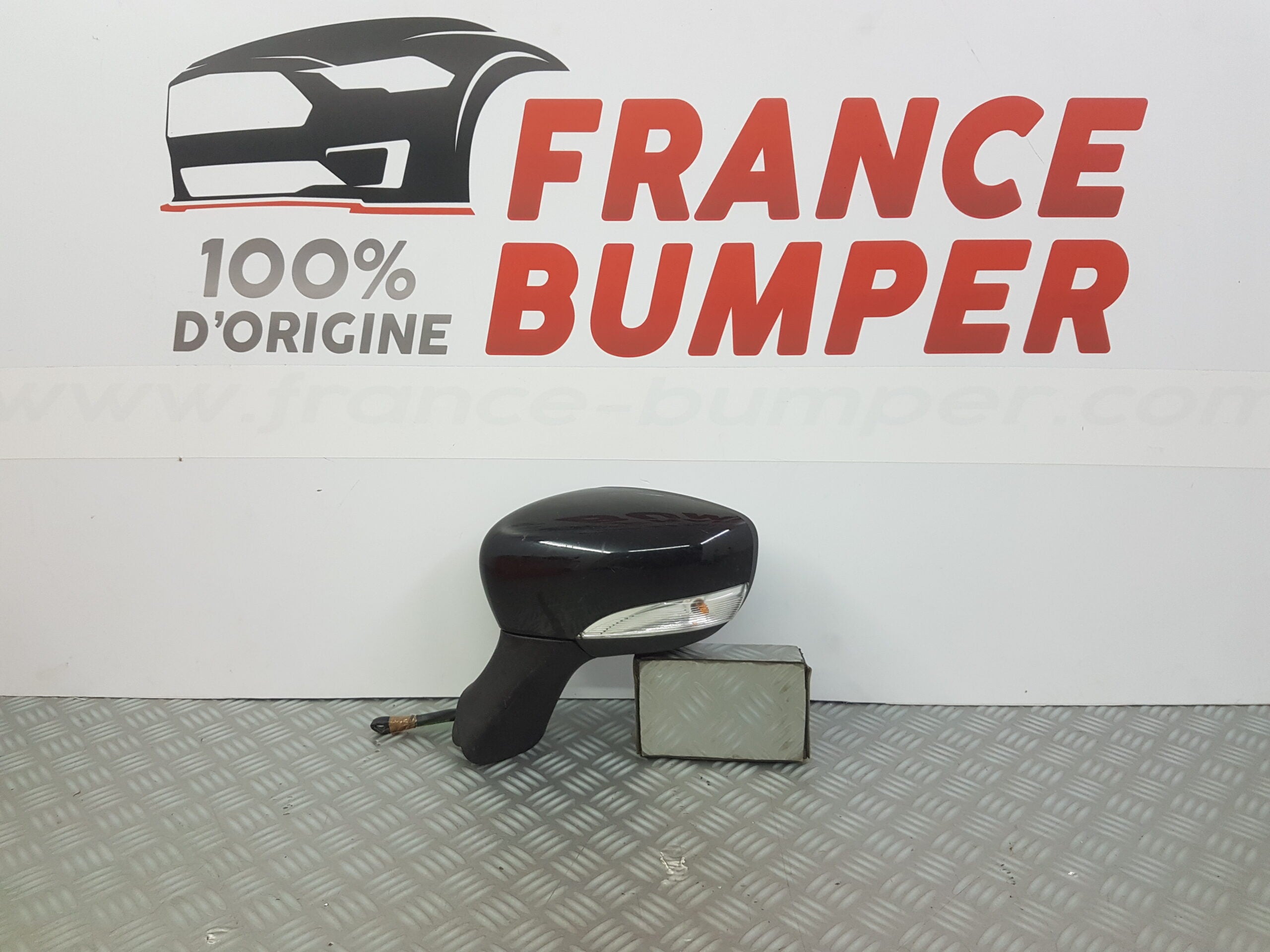 RETROVISEUR GAUCHE RENAULT CLIO 4 FRANCE BUMPER